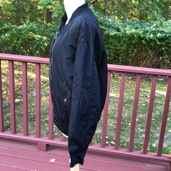 NWT! Pull & Bear medium black zippered jacket - Picture 3 of 9